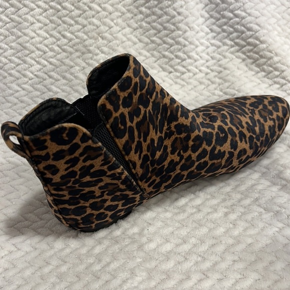 Born Animal Leopard Print Womens Ankle Boots Size 7.5 M NEW - Picture 5 of 10